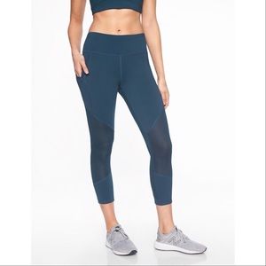 Athleta Mesh Contender Capri